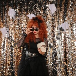 Meet your Posher, Hilary